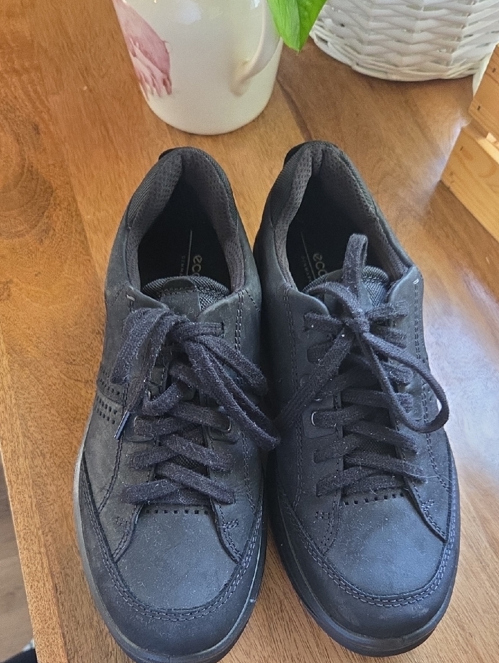 Ecco Men's Black Suede Casual Lace-Up Sneakers